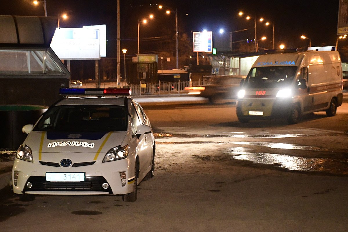 Во время задержания преступника пострадал патрульный Во время задержания преступника пострадал патрульный