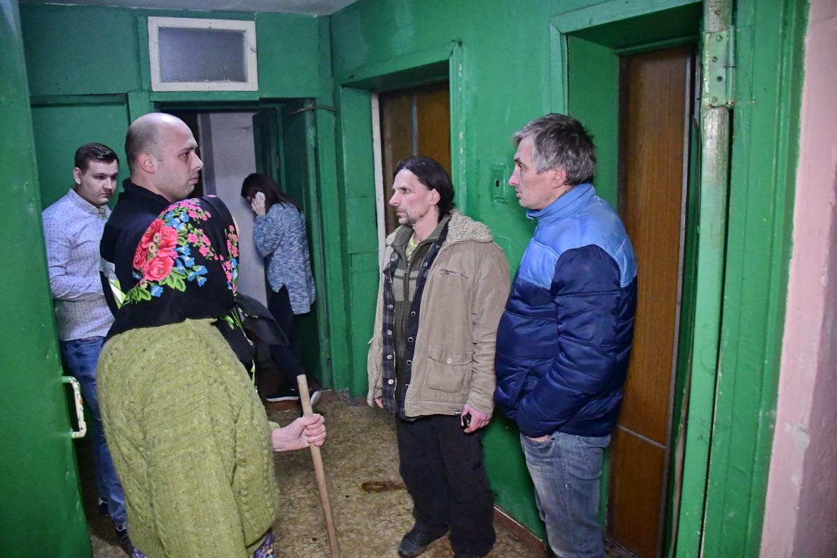 Огонь тушили сотрудники 25-й пожарно-спасательной части Киева