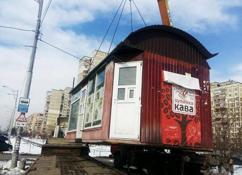 Демонтировали МАФы на 6 улицах Киева