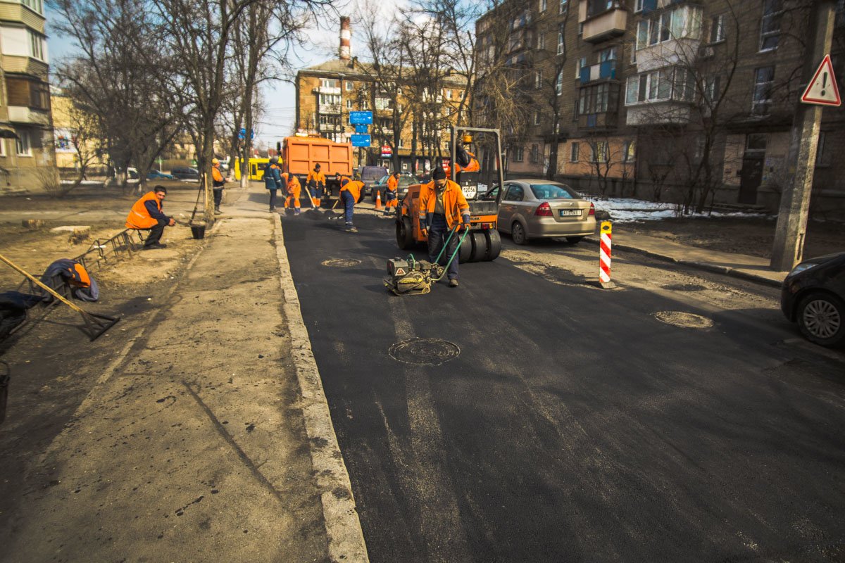 Улицу Грекова снова ремонтируют Улицу Грекова снова ремонтируют