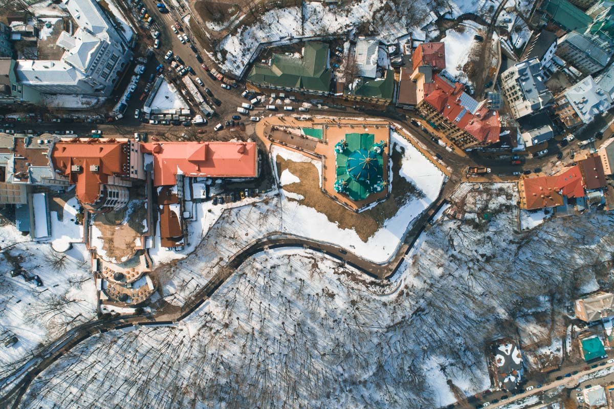 Андреевский спуск - одно из самых популярных мест Киева