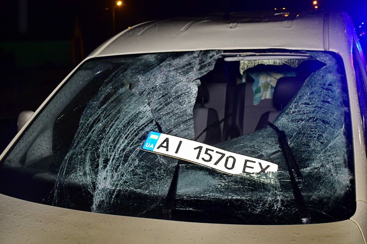 Пешеход перебегал дорогу в неположенном месте