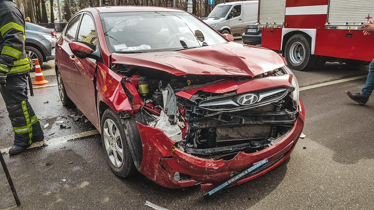 За рулем была девушка За рулем была девушка