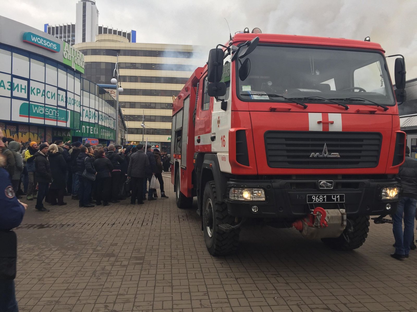 На месте происшествия 3 единицы спецтехники