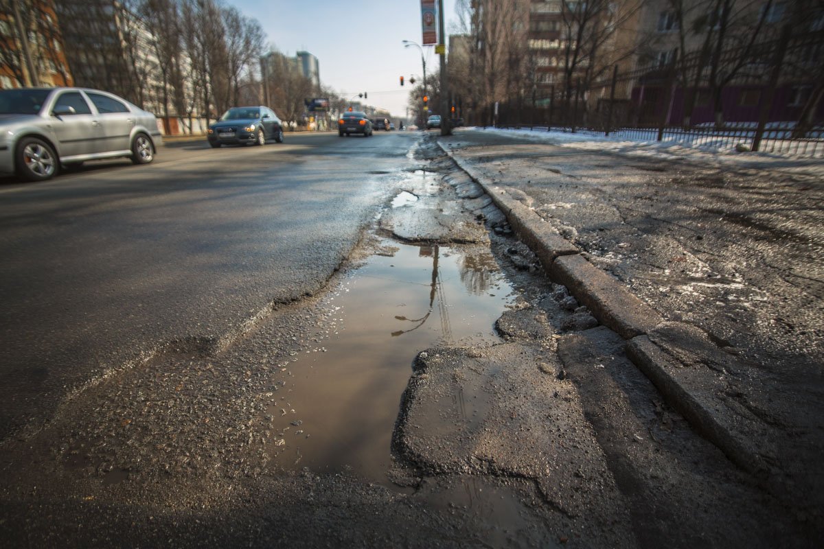 Дорожное покрытие по улице Дегтяревской ремонтировали в 2017 году
