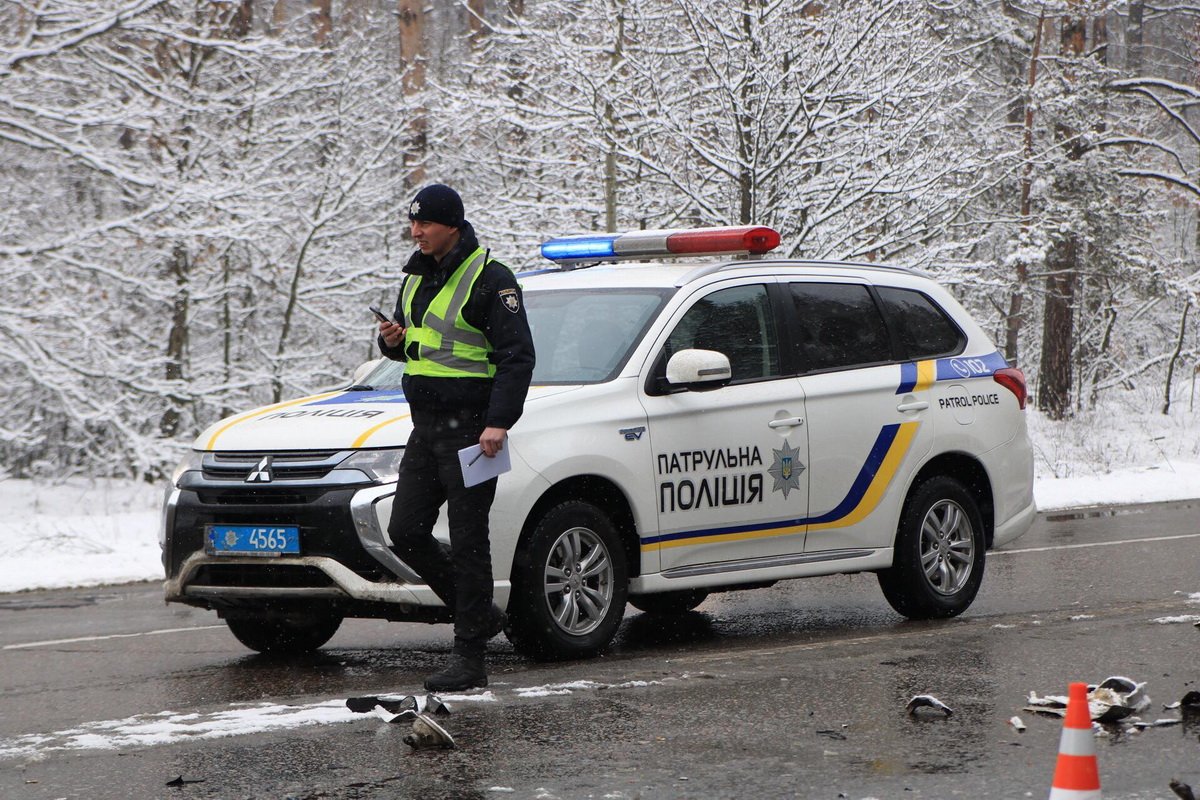 Полиция работает на месте аварии