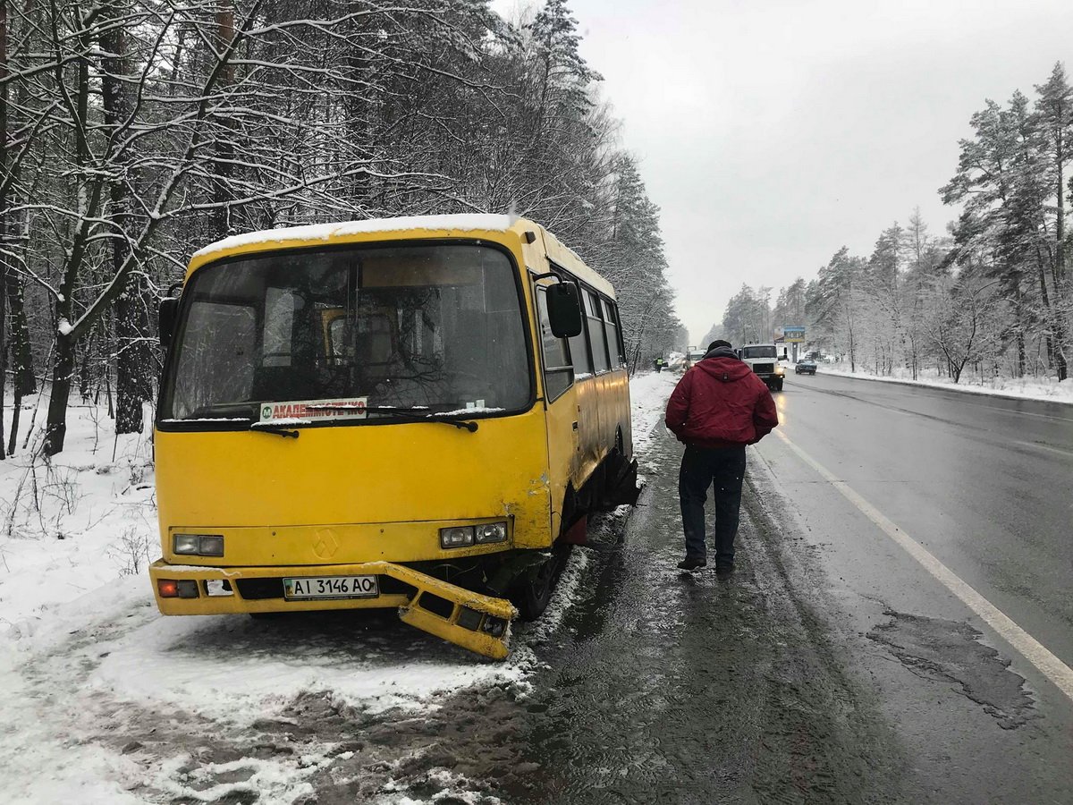 В маршрутке на момент аварии людей не было