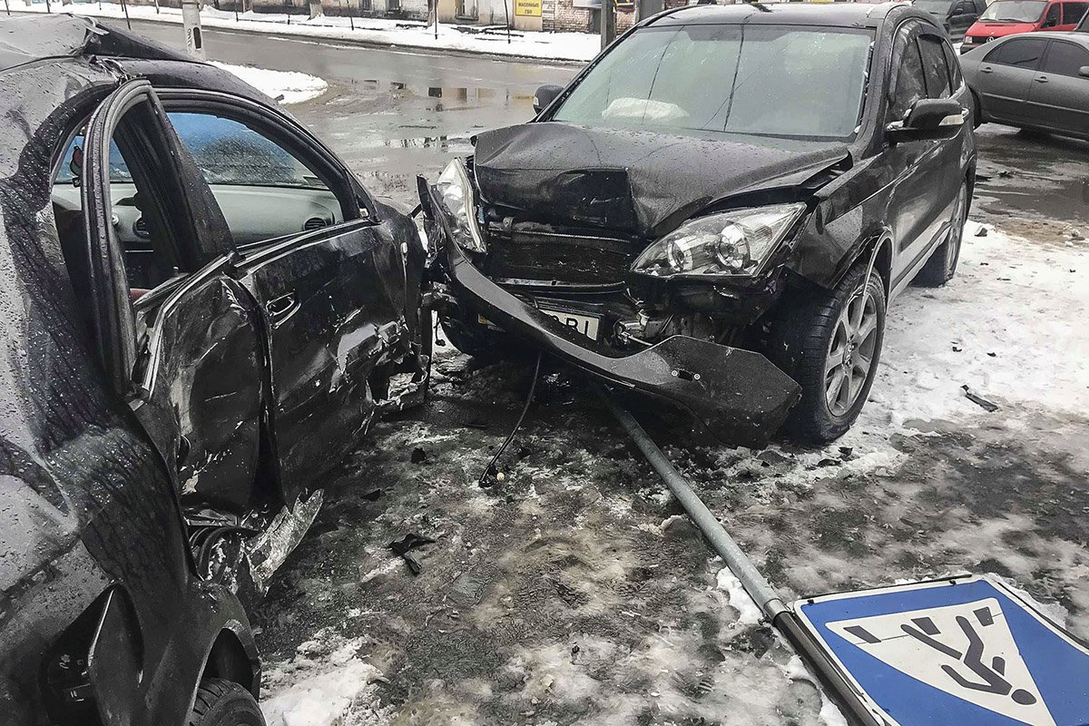 Авария произошла на Голосеево Авария произошла на Голосеево