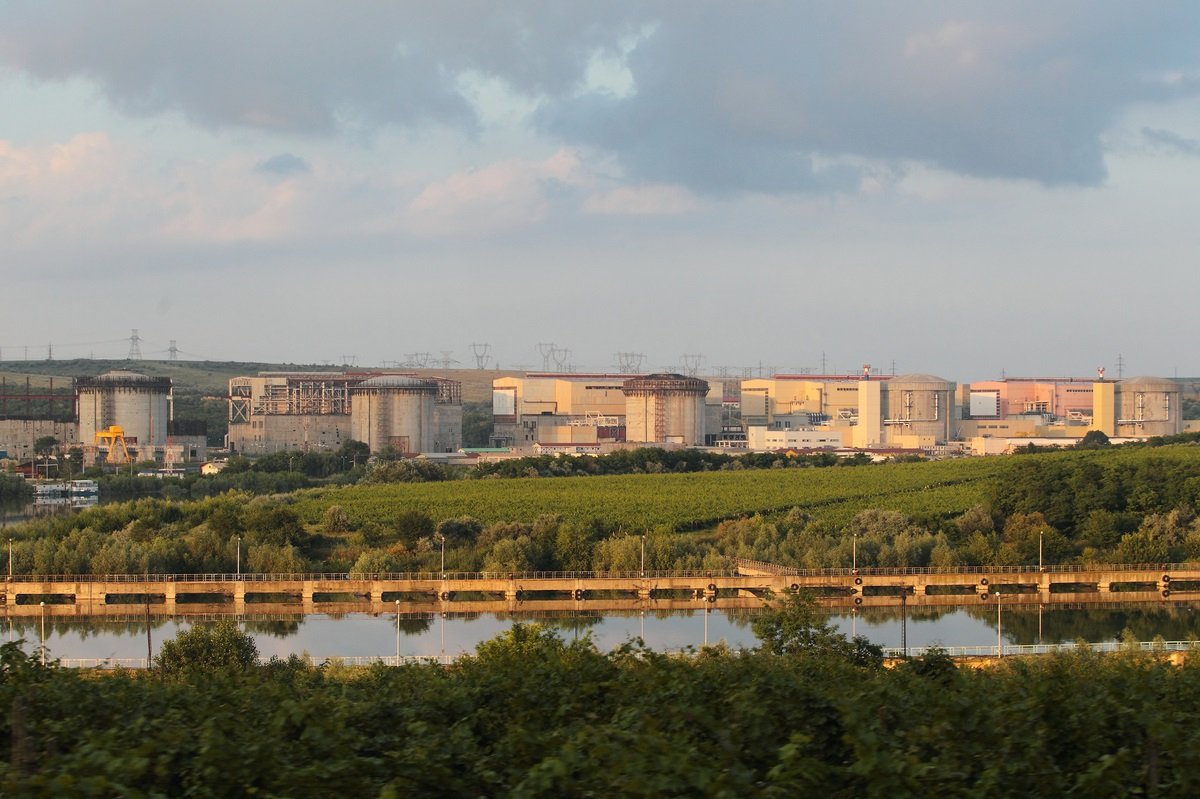 В Румынии на АЭС случилась авария