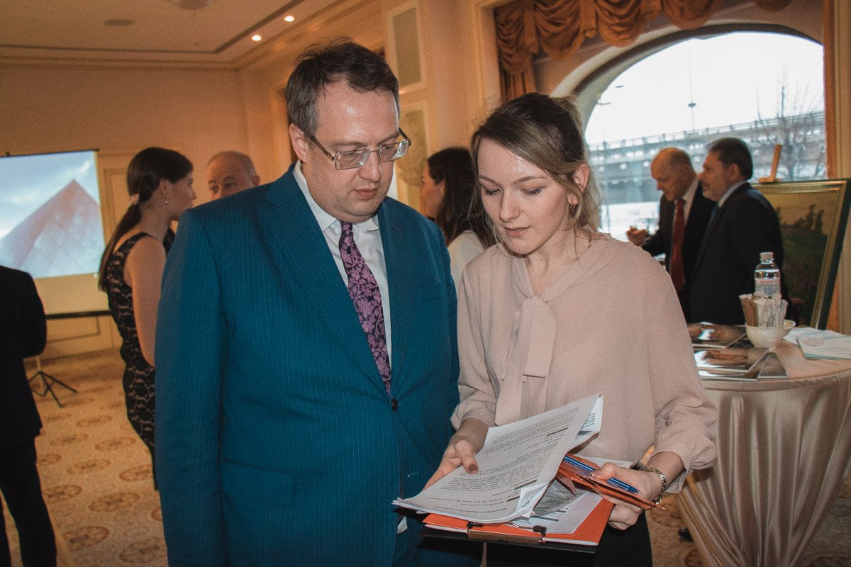 Также на церемонии присутствовал нардеп Антон Геращенко Также на церемонии присутствовал нардеп Антон Геращенко