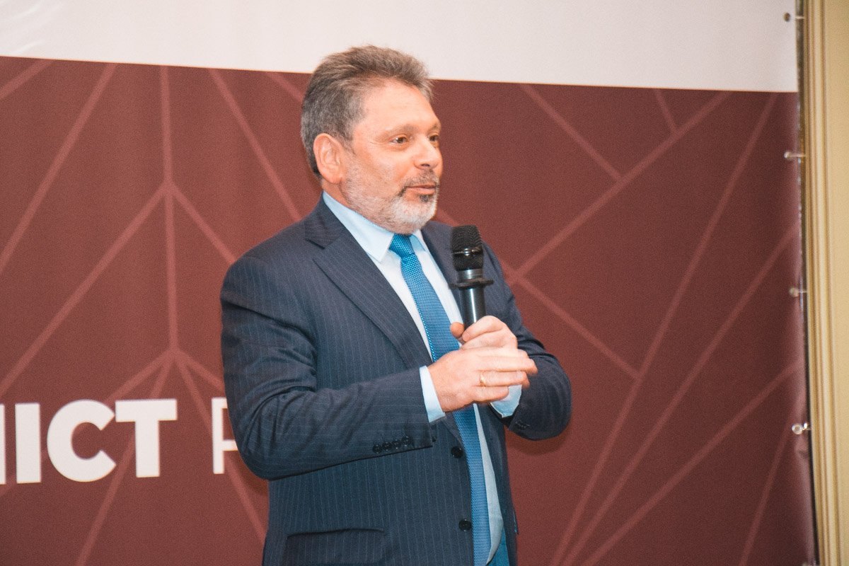 Народный депутат Григорий Шверк Народный депутат Григорий Шверк