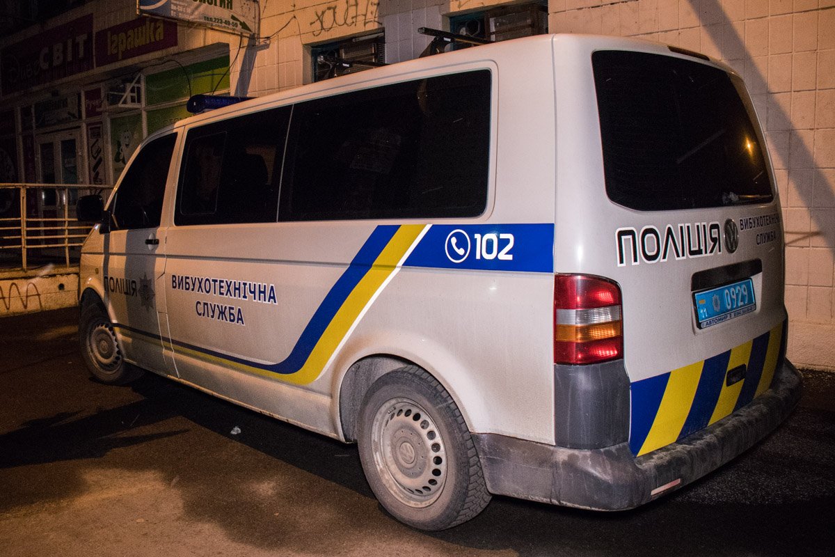 На месте работали взрывотехники На месте работали взрывотехники