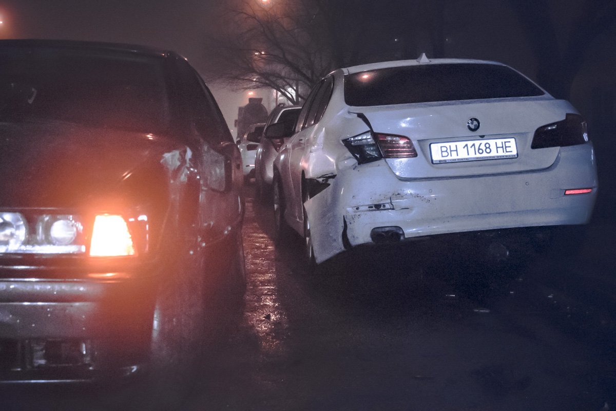 По словам участника ДТП, дорога была мокрой