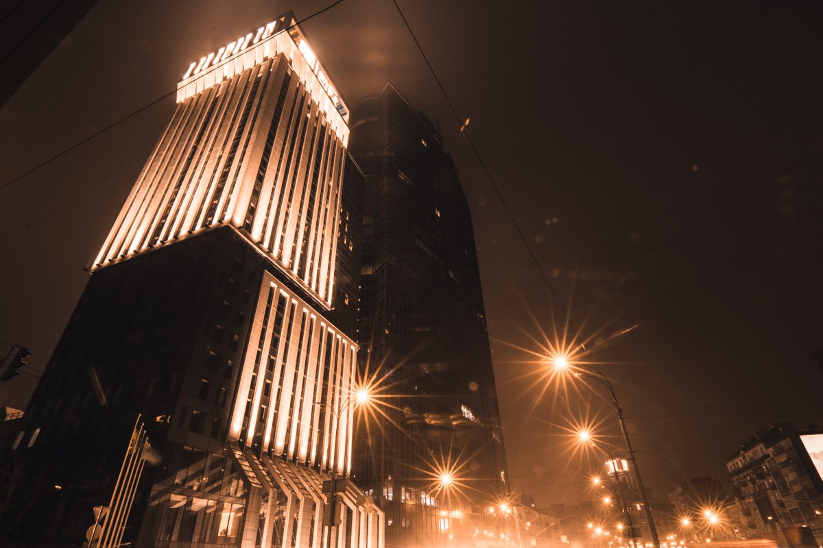 Киев не спит, он наблюдает за тобой