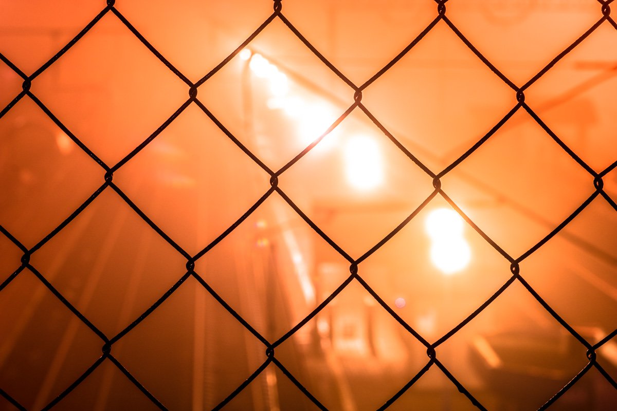 Призрачное мерцание фонарей