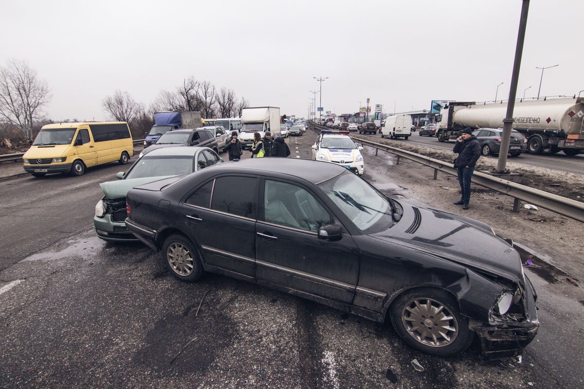 На Большой Окружной столкнулись три автомобиля