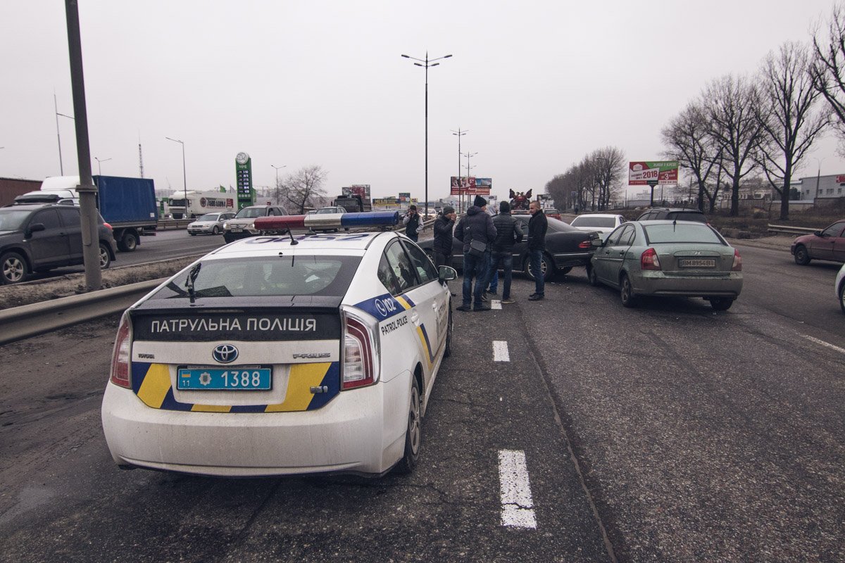 ДТП спровоцировало пробку на проезжай части, которая продлилась два часа