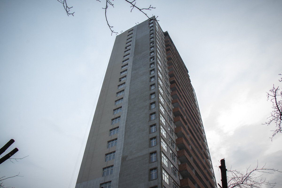 Уже не первый месяц доставляет неудобства местным жителям Уже не первый месяц доставляет неудобства местным жителям