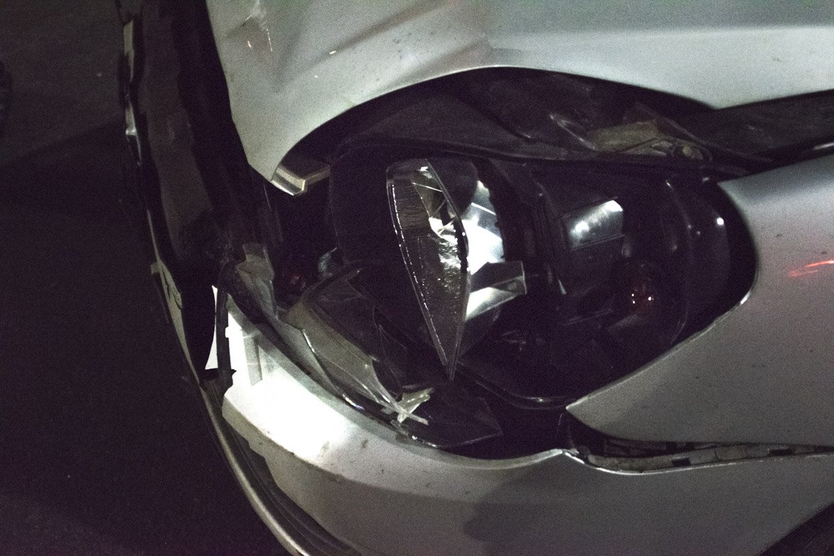 Фара разбита 