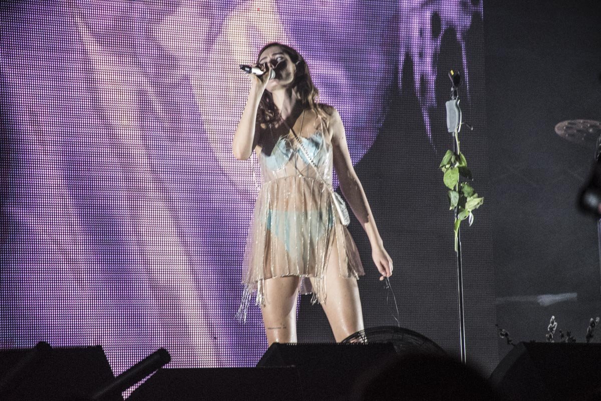 Прозрачные наряды на ЛУНЕ совсем не вызывающе