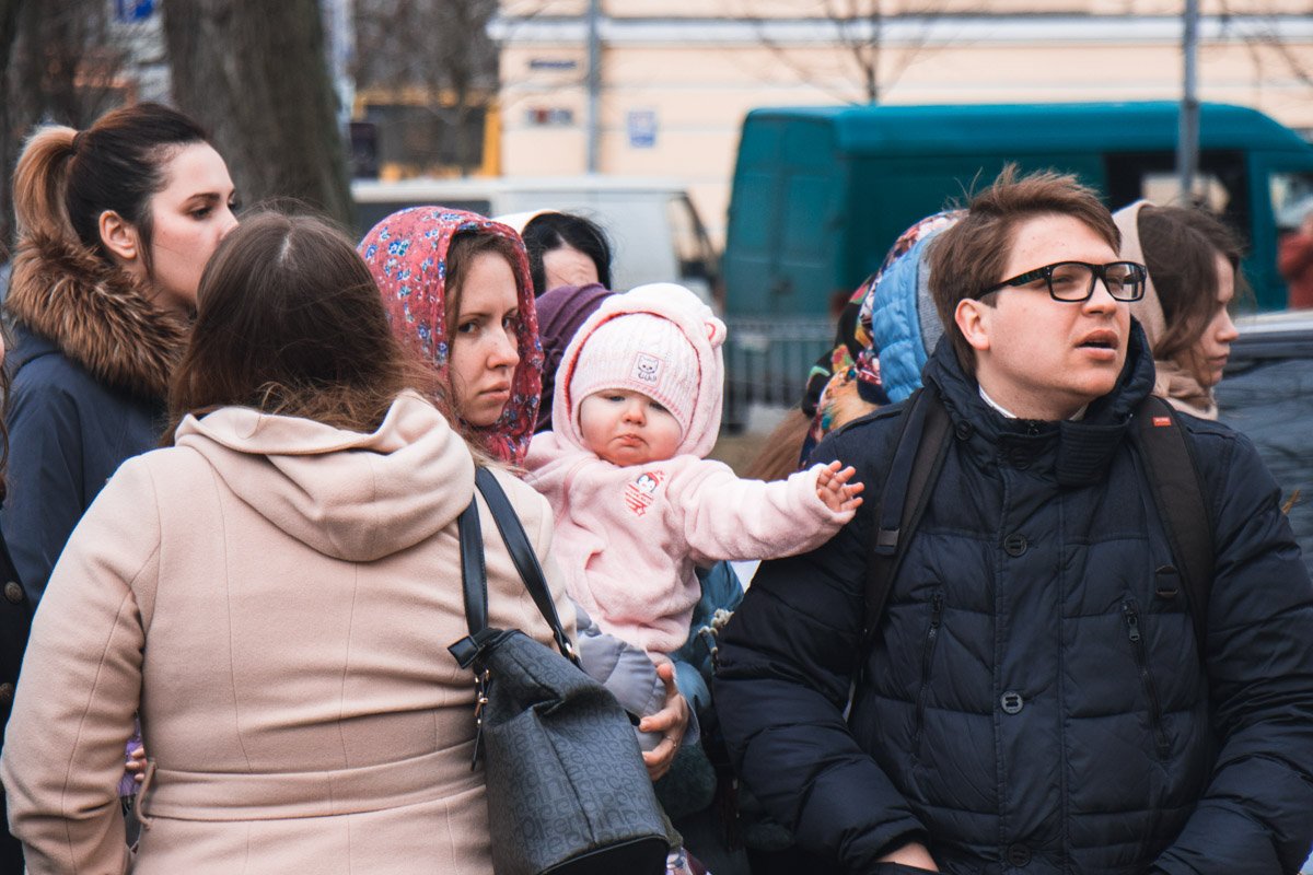 Эта традиция избавляла от болезней. А к женщинам, которые не могли забеременеть – прилетал аист