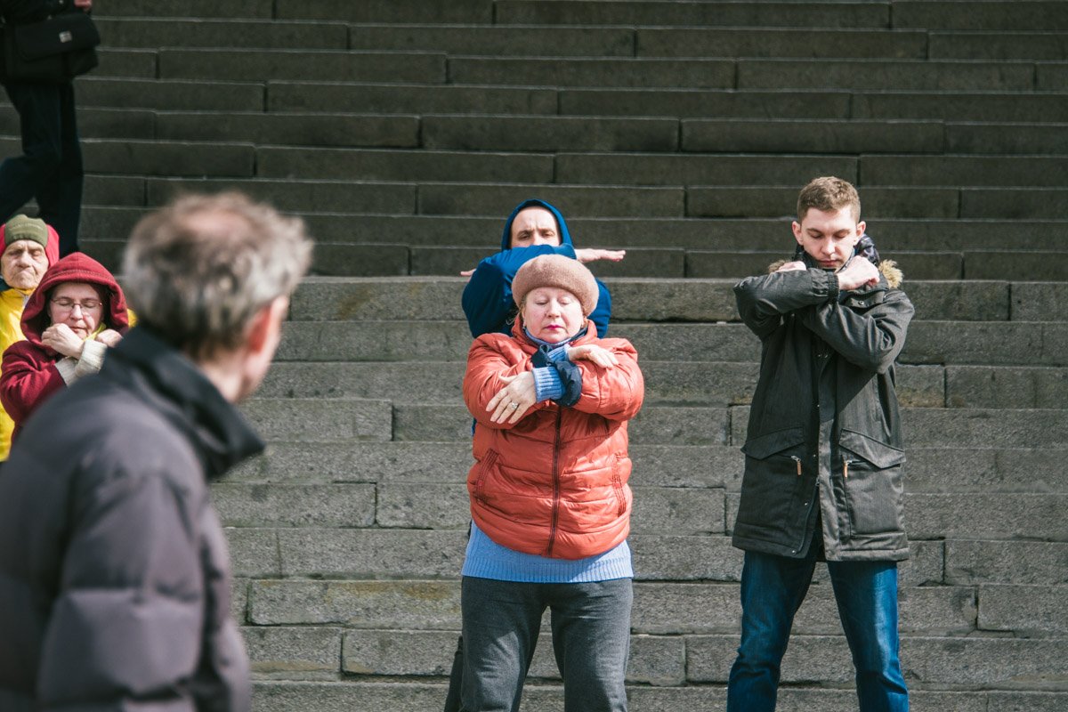 Традиционные зарядки на свежем воздухе
