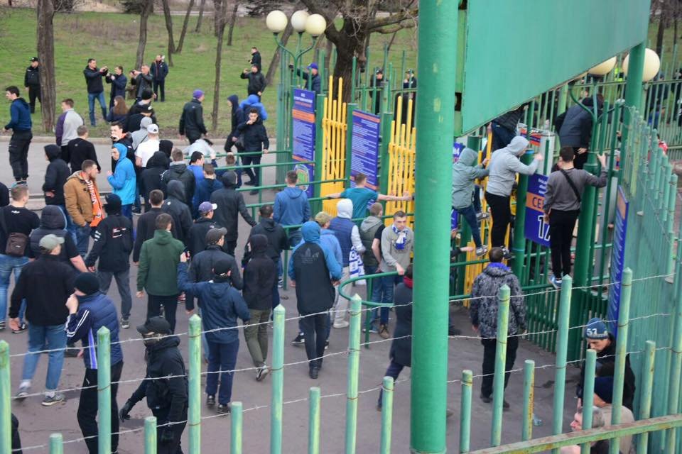 В стычках пострадали 9 полицейских