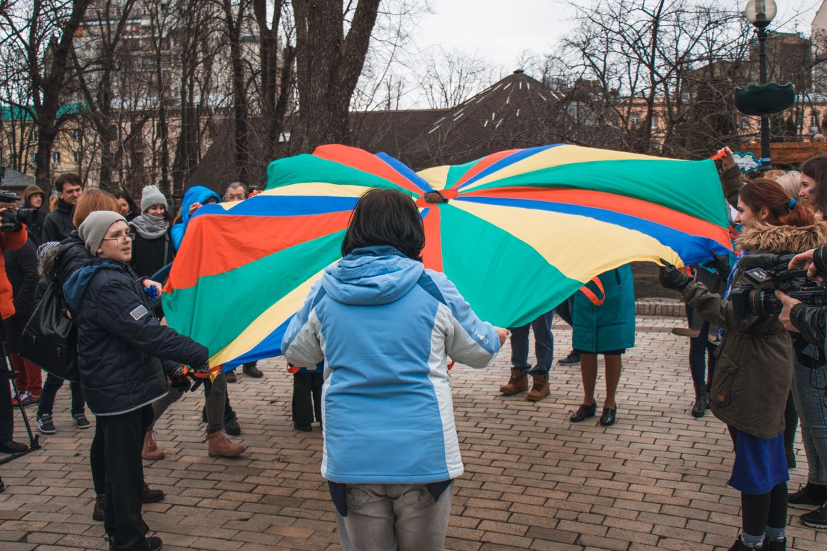 Добрые люди устроили настоящий праздник для детей