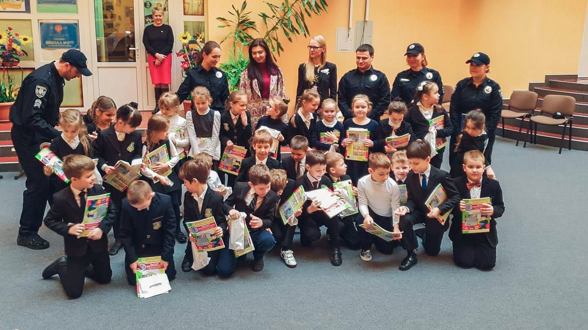 Детки узнавали о рисках на дороге и как стать более заметными для водителей Детки узнавали о рисках на дороге и как стать более заметными для водителей