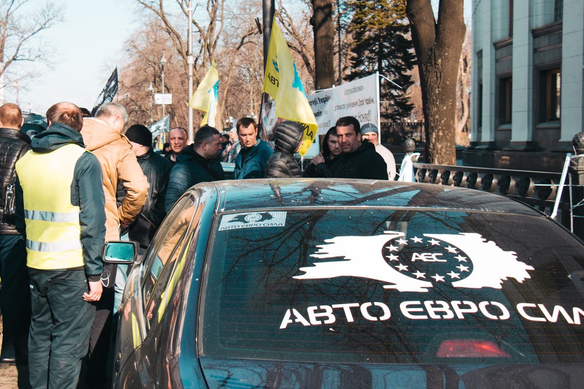 Автомобилисты просят убрать ограничения «Евро 5» на перепродажу машин и отменить акцизный сбор на машины с еврономерами