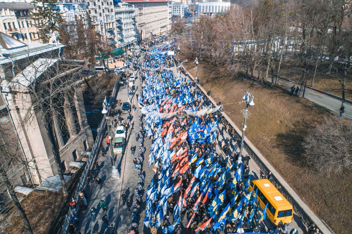 Марш собрал несколько тысяч людей Марш собрал несколько тысяч людей