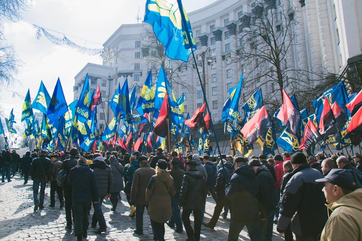 Митингующие подошли к Кабмину Митингующие подошли к Кабмину