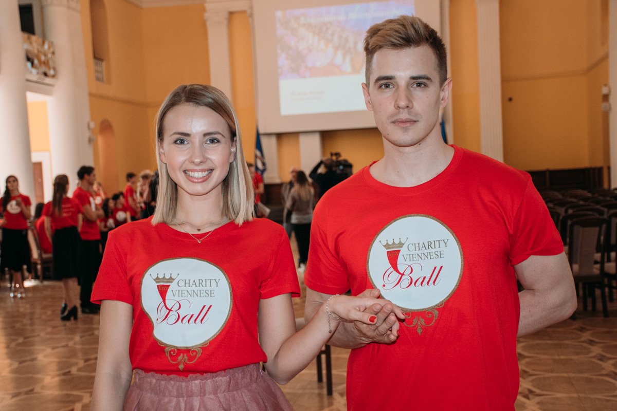 В этом году среди дебютантов много знаменитостей