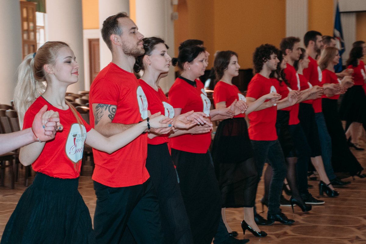 Уроки танцев проходят в студии Андрея Дикого и Лилии Ребрик