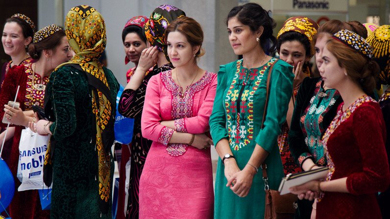 Женщинам Туркменистана запретили обесцвечивать волосы Женщинам Туркменистана запретили обесцвечивать волосы