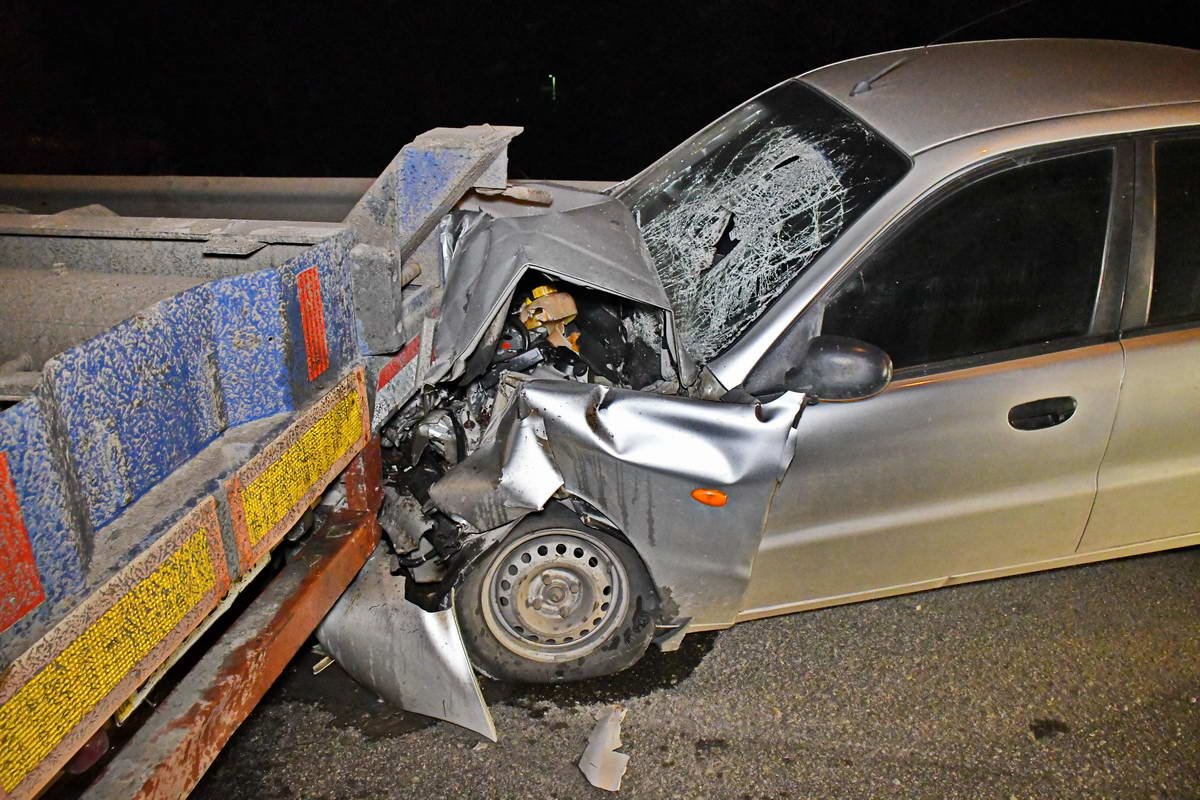 Daewoo влетел под фуру Daewoo влетел под фуру