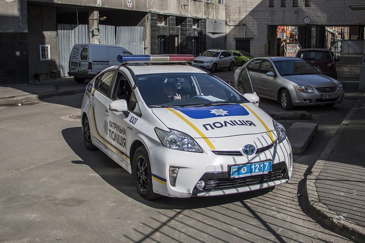 На месте работала патрульная полиция