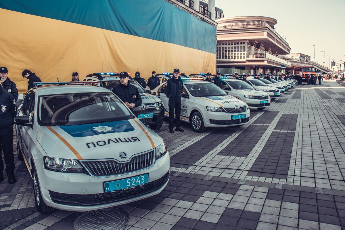 Полиция получила 102 новых транспортных средства: 70 автомобилей Skoda Rapid Active и 32 автомобиля  Renault Duster