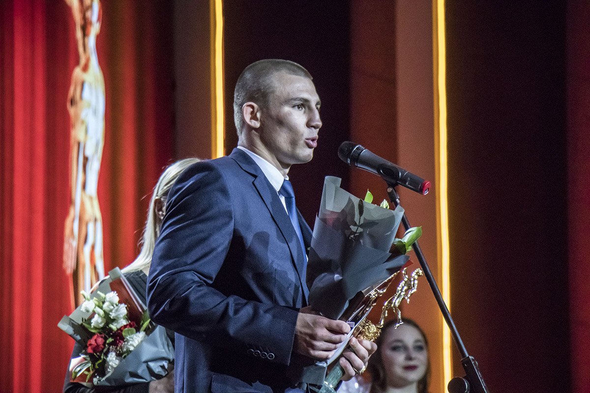 Александр Александрович Хижняк - боксер, чемпион мира 2017 в средней весовой категории