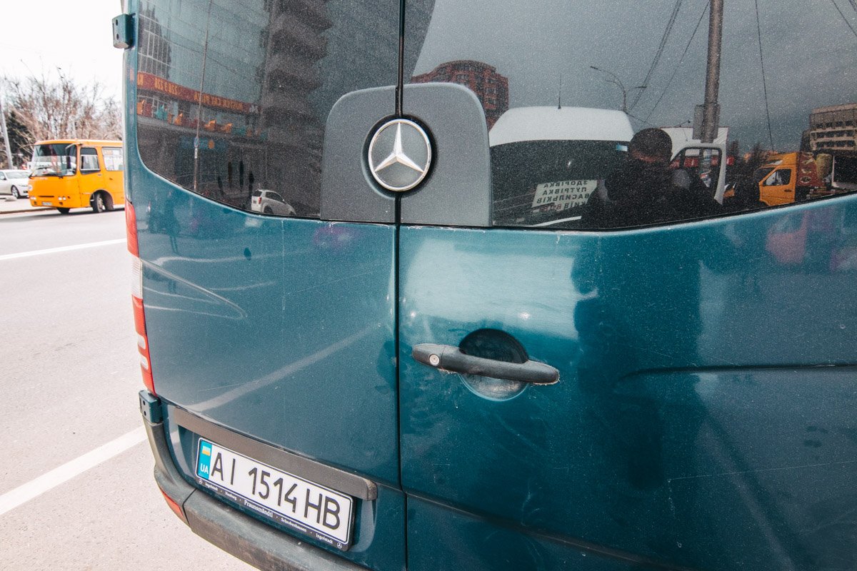 Маршрутка сдавала назад Маршрутка сдавала назад