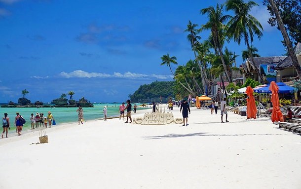 Филиппины закрыли для туристов самый популярный курорт - остров Боракай