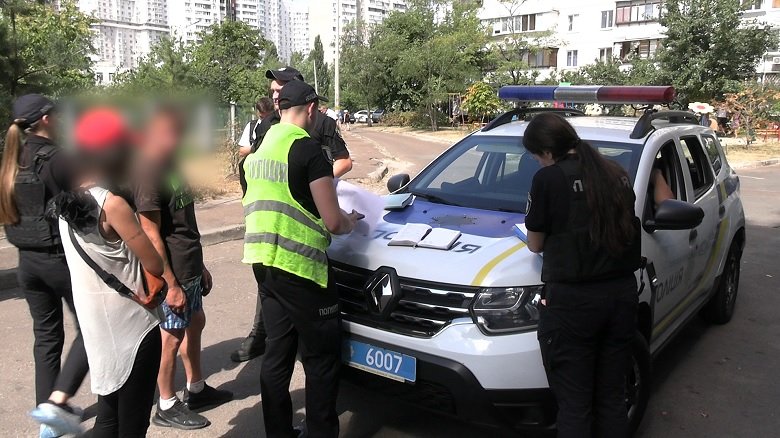 Наніс 21 удар ножем, замотав тіло в целофан та сховав у підвалі: у Києві жорстоко вибили чоловіка 1