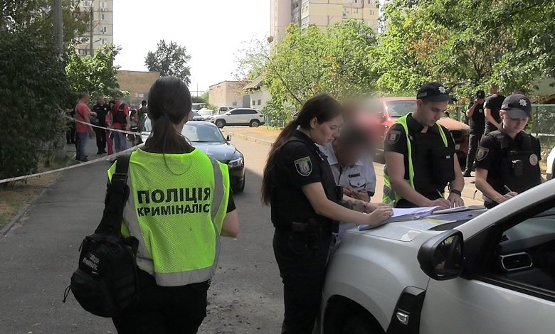 Наніс 21 удар ножем, замотав тіло в целофан та сховав у підвалі: у Києві жорстоко вибили чоловіка 4