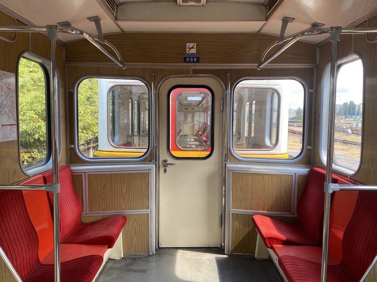 До Києва прибула чергова партія польських вагонів метро 3