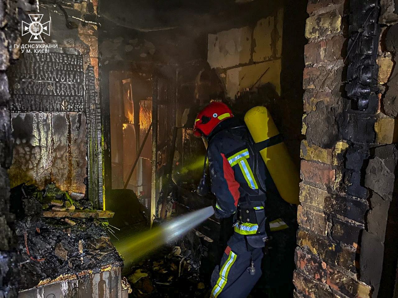 У Києві в Печерському районі згоріла квартира 5