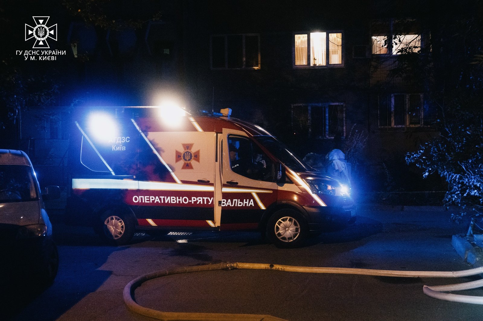 У Києві вщент згоріла квартира: в кімнаті знайшли тіло жінки 2