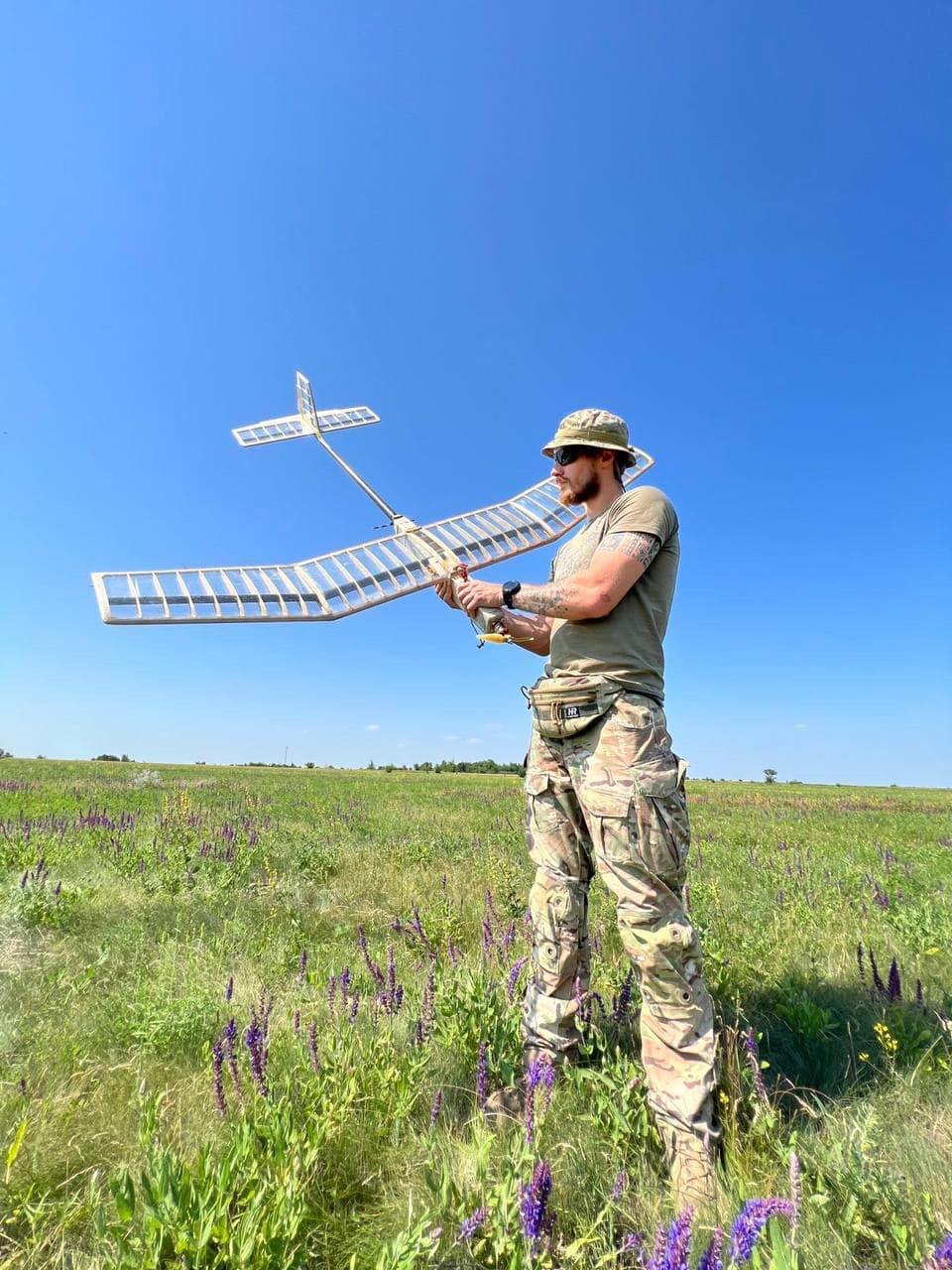 Тихий і легкий літак-розвідник SpyGun вироблятимуть серійно 2