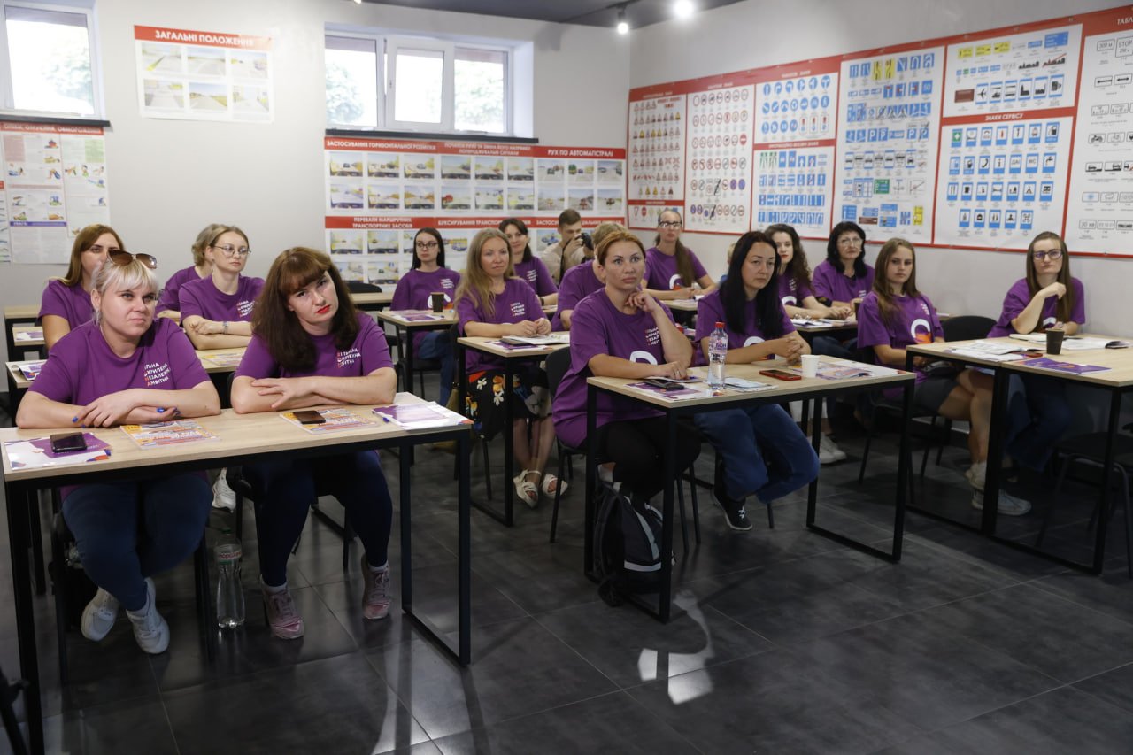 У Києві відкрили перші в Україні водійські курси категорії В для жінок: в чому особливість 3