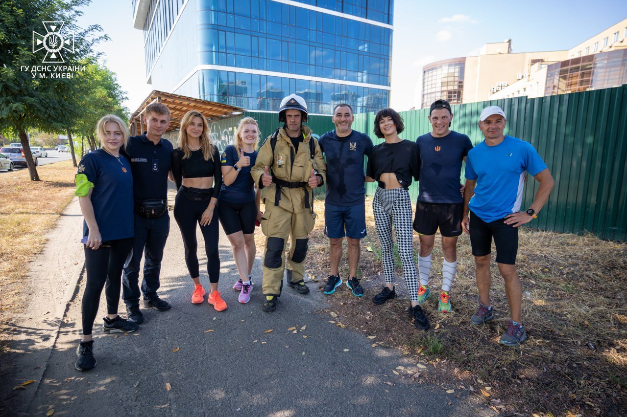 У Києві рятувальник пробіг 50 кілометрів в бойовому спорядженні пожежного та встановив рекорд України 3