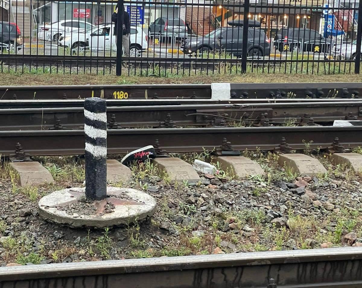 На Київщині електропотяг збив 17-річну дівчину 3